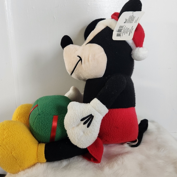 14" Minnie and Mickey Mouse Plush Christmas Winter Shelf Sitters NWT - Picture 2 of 12